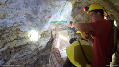 Mineware Software: Sampling module. Visually plotting ore reserves.