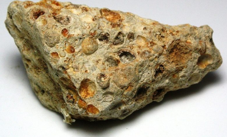 Ghana signs US $1.2bn deal to develop its bauxite resources