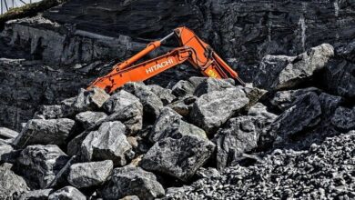 Sumitomo reports profit on higher commodity prices