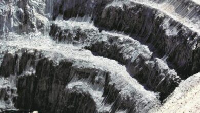 Preventing rockfalls on surface mines