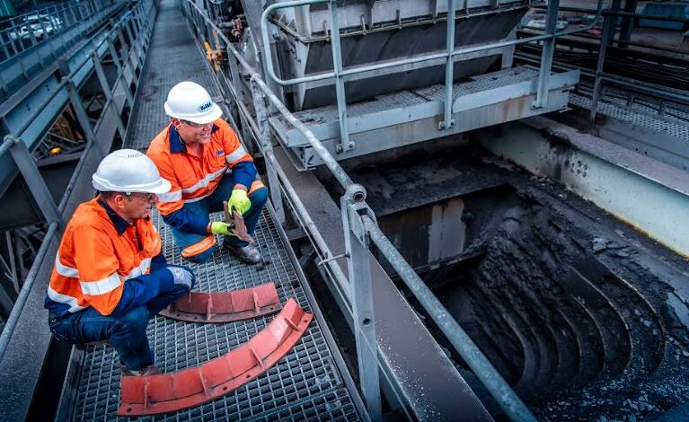 Advanced wear life measurement technology for transfer Chutes