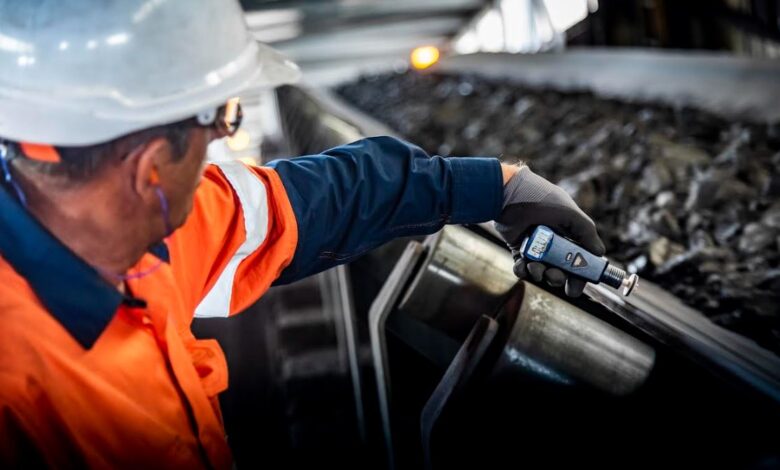 Keeping chutes working when speeding up conveyors