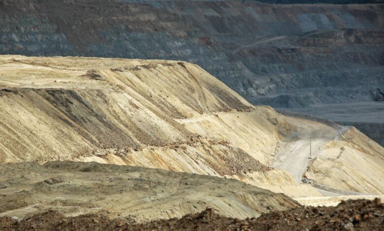 Botswana issues mining license for K.Hill project