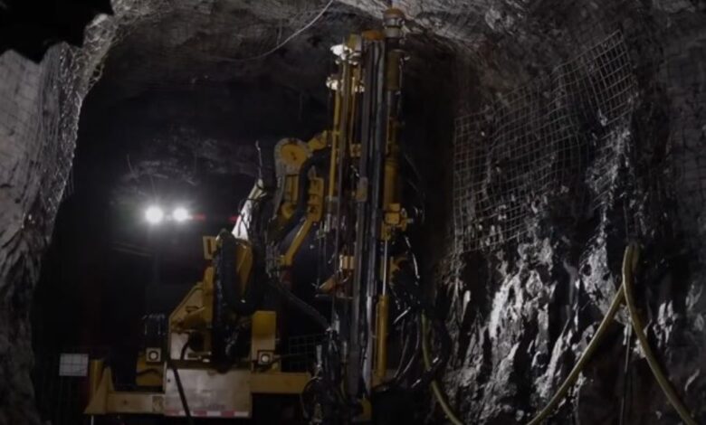 South Africa’s court orders police blockade of trapped miners lifted