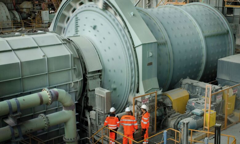 Grinding Mill Lining Selection for Semi-Autogenous (SAG) and Ball Mills