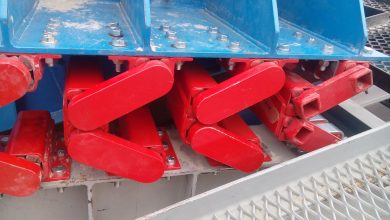 Low maintenance screen mounts for efficiency and safety in mining and industrial equipment